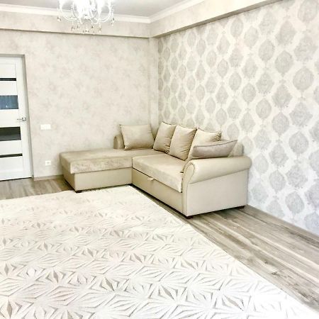 Center Apartment On Albisoara Street Chişinău Extérieur photo