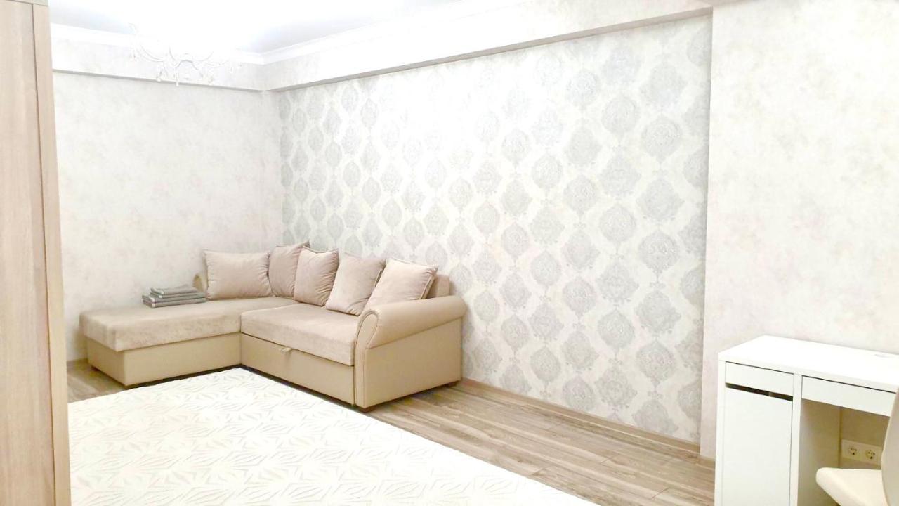 Center Apartment On Albisoara Street Chişinău Extérieur photo