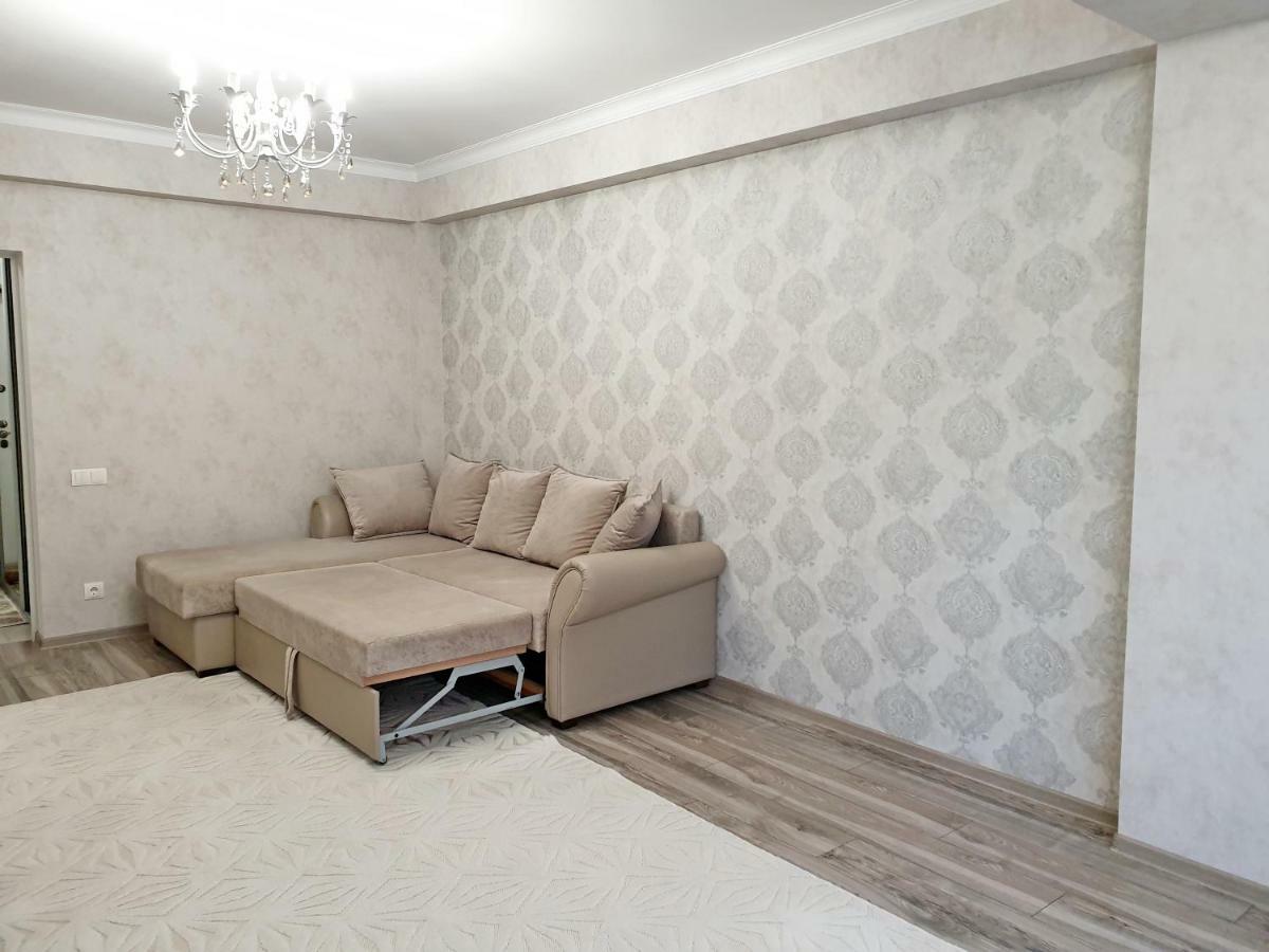 Center Apartment On Albisoara Street Chişinău Extérieur photo
