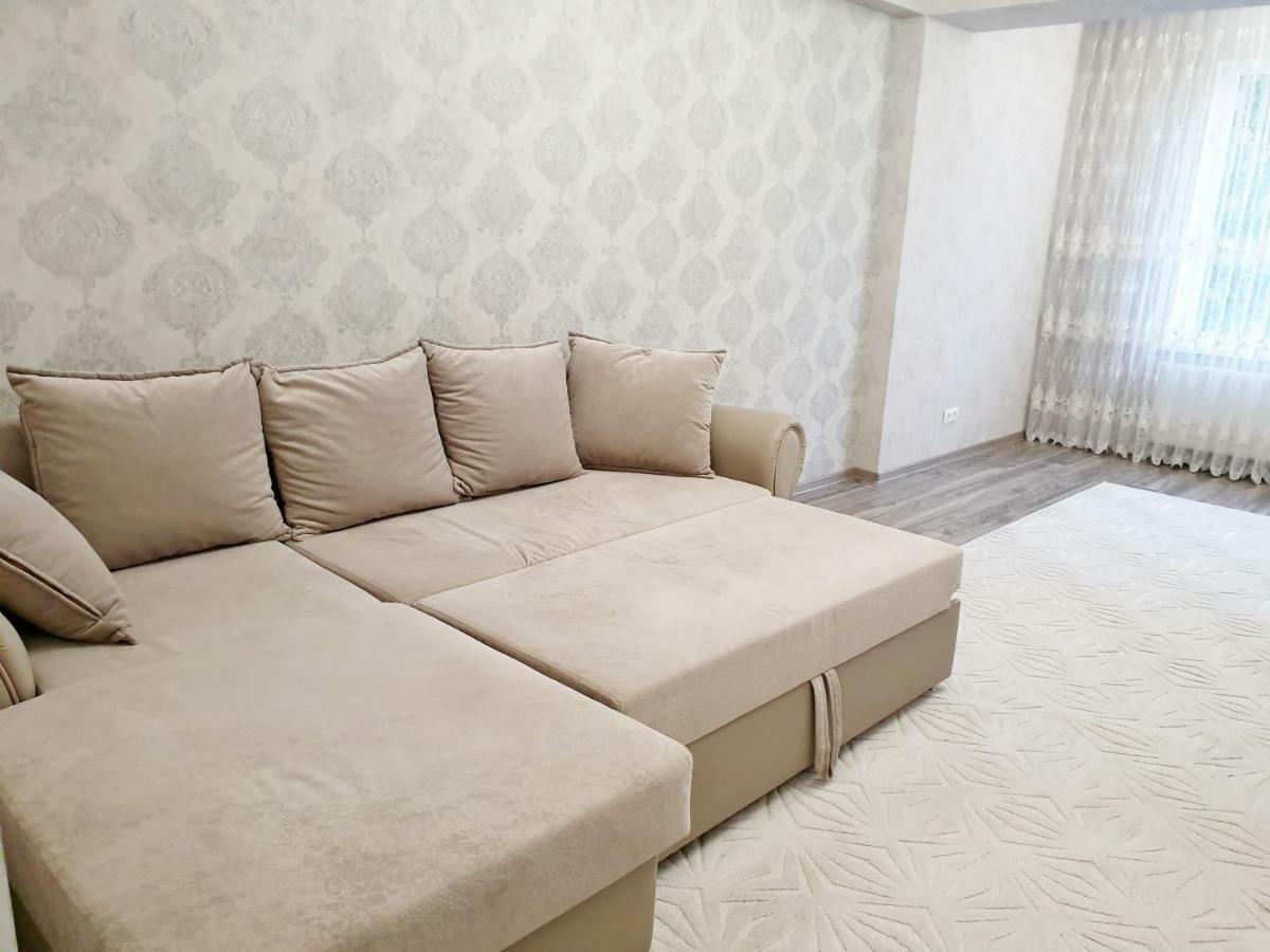 Center Apartment On Albisoara Street Chişinău Extérieur photo