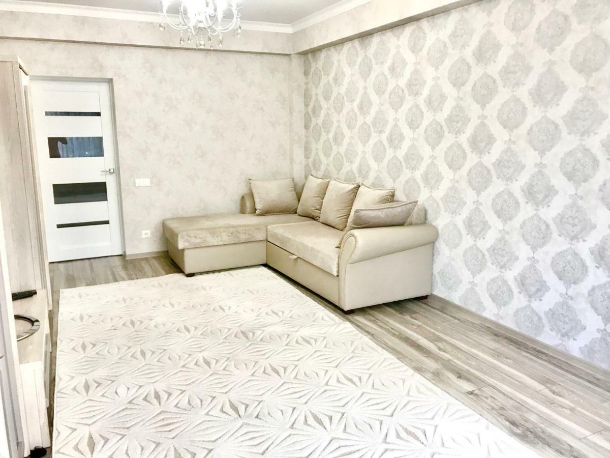 Center Apartment On Albisoara Street Chişinău Extérieur photo