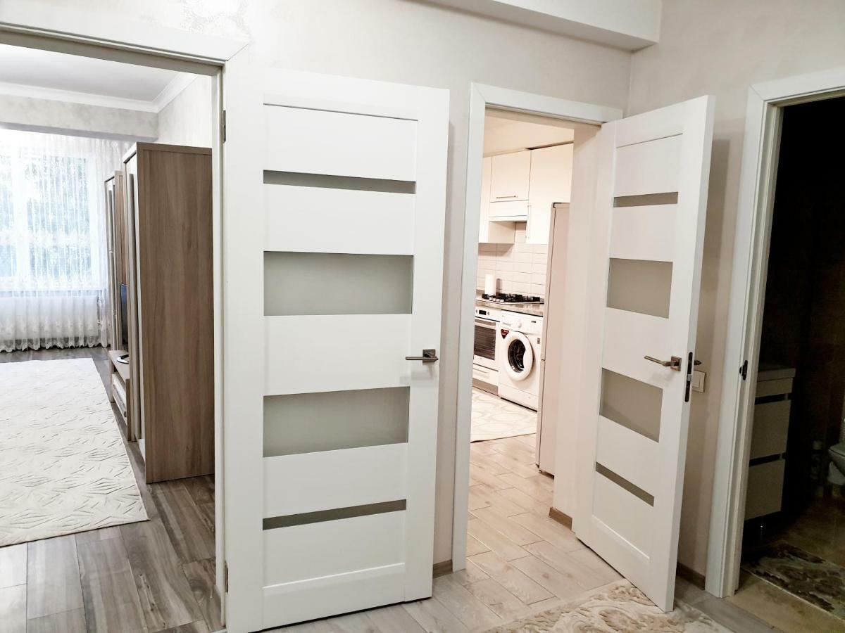 Center Apartment On Albisoara Street Chişinău Extérieur photo