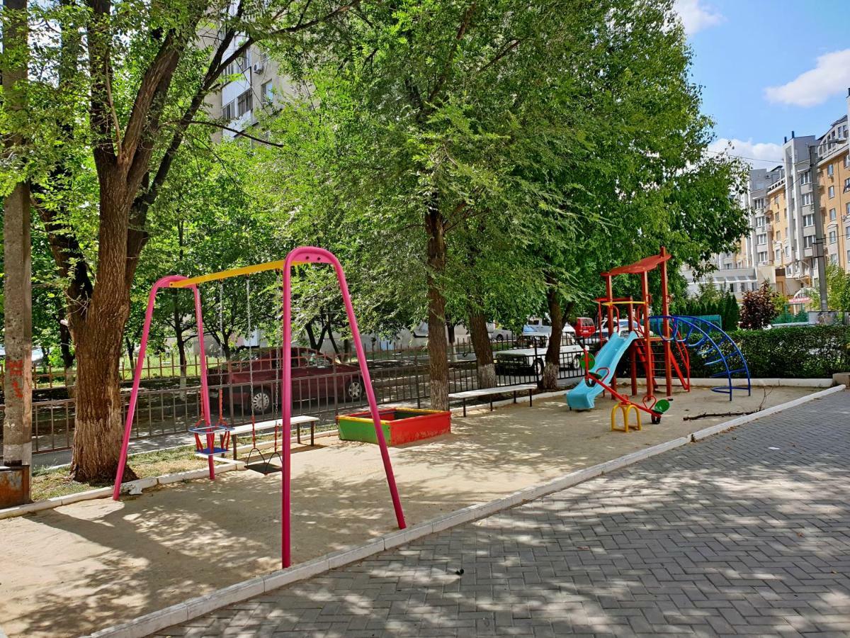 Center Apartment On Albisoara Street Chişinău Extérieur photo