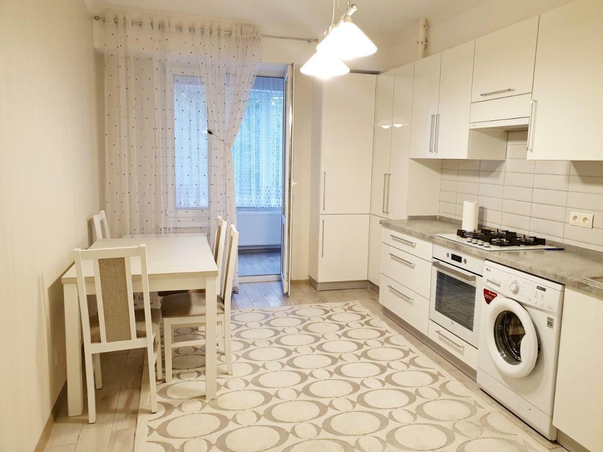 Center Apartment On Albisoara Street Chişinău Extérieur photo