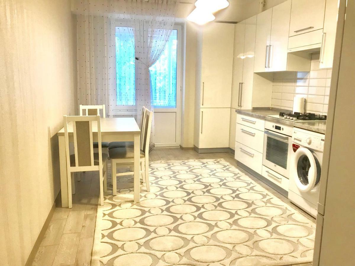 Center Apartment On Albisoara Street Chişinău Extérieur photo